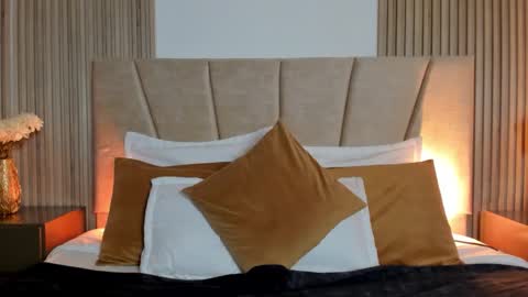 VIC online show from November 6, 2025, 11:33 am