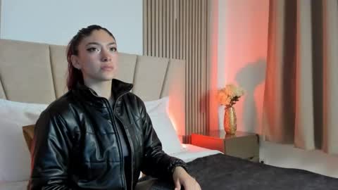 VIC online show from November 11, 2025, 11:43 am