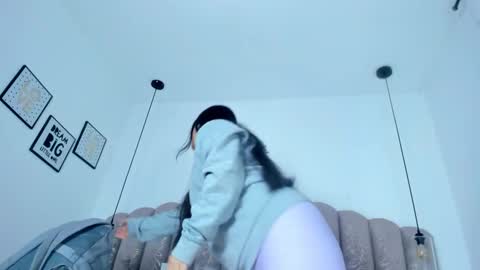 valentina online show from September 28, 2025, 11:48 am