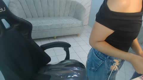 Snapshot of victoria_hernandez_t chatting on April 25, 2026, 1:14 pm Victoria online show from April 25, 2026, 1:14 pm