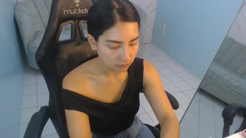 Snapshot of victoria_hernandez_t chatting on April 25, 2026, 1:41 pm Victoria online show from April 25, 2026, 1:41 pm