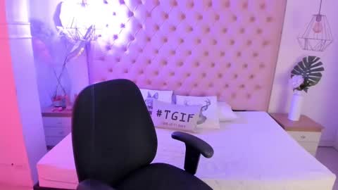 Snapshot of victoria_kitt chatting on October 13, 2025, 7:03 pm victoria_kitt online show from October 13, 2025, 7:03 pm