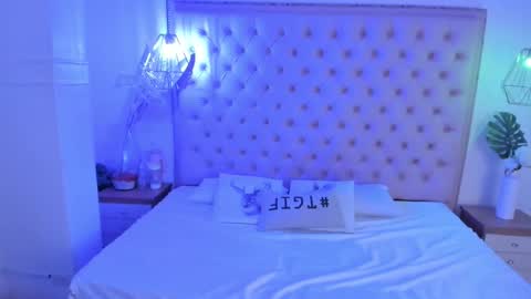 Snapshot of victoria_kitt chatting on November 9, 2025, 6:50 pm victoria_kitt online show from November 9, 2025, 6:50 pm