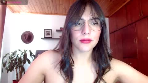 Snapshot of victoria_martelo chatting on May 8, 2026, 5:29 pm VICTORIA MARTELO online show from May 8, 2026, 5:29 pm