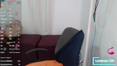 Snapshot of victoria_milf06 chatting on January 11, 2025, 8:43 am victoria online show from January 11, 2025, 8:43 am