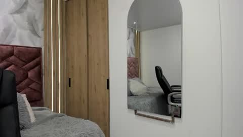 Snapshot of victoria_noir_18 chatting on October 20, 2025, 2:23 am Vicky online show from October 20, 2025, 2:23 am