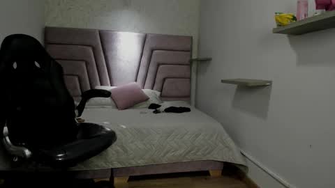 Snapshot of victoria_noir_18 chatting on November 3, 2025, 1:56 pm Vicky online show from November 3, 2025, 1:56 pm