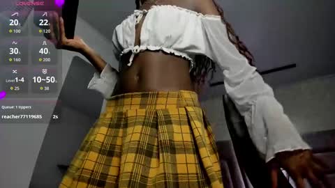 Snapshot of victoria_noir_18 chatting on November 5, 2025, 7:25 pm Vicky online show from November 5, 2025, 7:25 pm