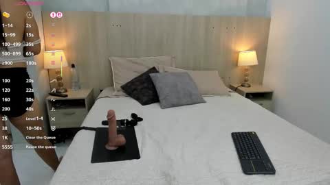 victoria_pachon online show from February 4, 2026, 7:31 pm