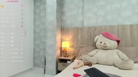 Snapshot of victoria_pachon chatting on May 2, 2026, 6:57 pm victoria_pachon online show from May 2, 2026, 6:57 pm