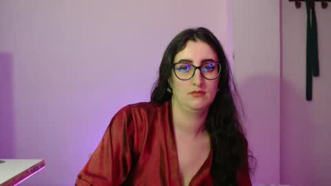 Victoria online show from October 25, 2025, 10:37 pm