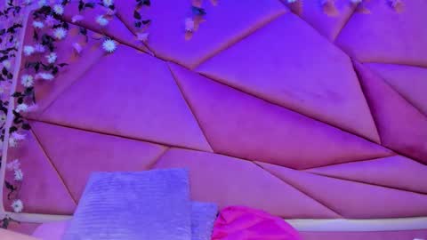 Victoria online show from December 2, 2025, 8:26 pm