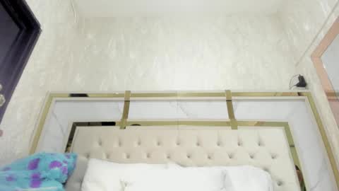 Victoria Sofia online show from November 10, 2025, 7:13 pm