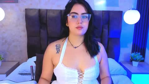 Victoria Andrade online show from March 8, 2026, 12:53 pm