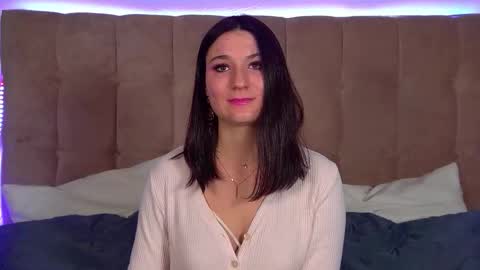 Victoria online show from November 25, 2025, 7:14 pm