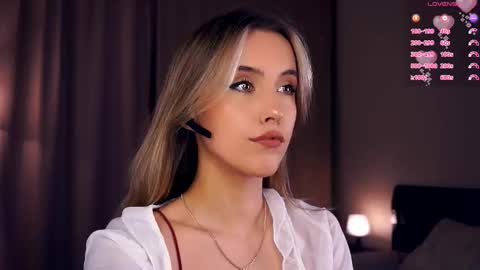 Snapshot of victoriadreamtt chatting on September 8, 2025, 7:24 pm Anasteisha Day Helen Night online show from September 8, 2025, 7:24 pm