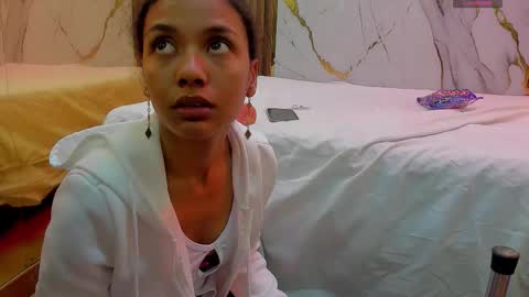 Victoria  online show from December 15, 2025, 8:57 pm