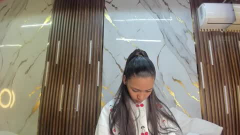 Victoria  online show from March 16, 2026, 8:35 pm