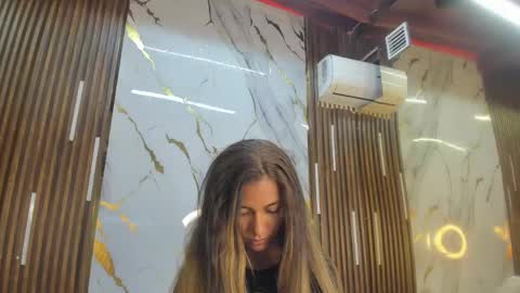 Snapshot of victoriaduarte chatting on April 22, 2026, 9:05 pm Victoria online show from April 22, 2026, 9:05 pm