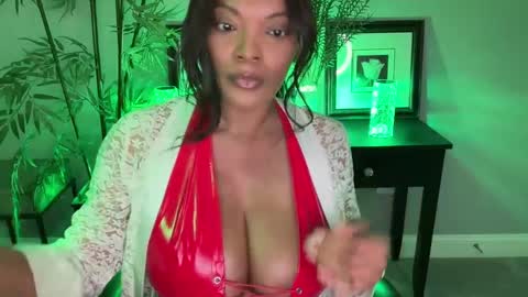 Snapshot of victoriagoldman chatting on February 12, 2025, 8:18 pm Victoria online show from February 12, 2025, 8:18 pm