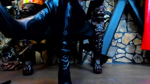 Victoria Heller online show from October 5, 2025, 4:44 am