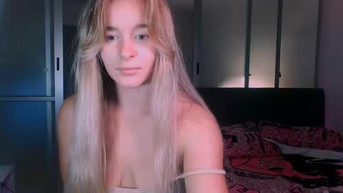 Eva and Victor online show from October 17, 2025, 1:14 pm