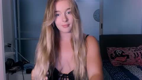 Eva and Victor online show from October 27, 2025, 11:58 am