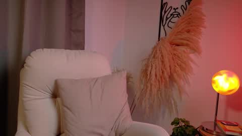 VictoriaNova online show from February 27, 2026, 8:20 pm