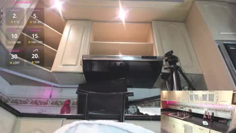 Snapshot of victoriapowell chatting on November 18, 2025, 11:58 am Victoria online show from November 18, 2025, 11:58 am