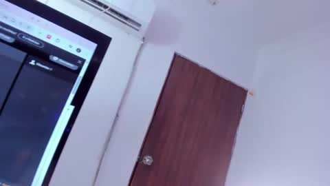 Snapshot of victoriasanz_ chatting on October 8, 2025, 5:27 am victoriasanz_ online show from October 8, 2025, 5:27 am