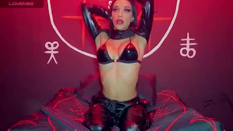 Snapshot of victoriavampire666 chatting on September 16, 2025, 10:33 pm Victoria Vampire online show from September 16, 2025, 10:33 pm