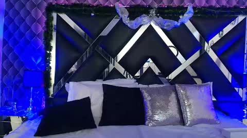 victtoria lee online show from December 17, 2025, 9:10 pm