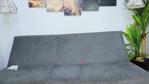 Snapshot of vida_web chatting on October 7, 2025, 12:57 pm HADE LEONEL ALEX online show from October 7, 2025, 12:57 pm