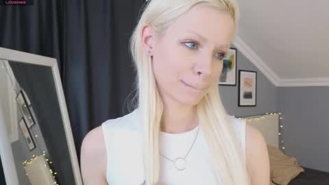 Eva online show from April 4, 2026, 12:24 pm