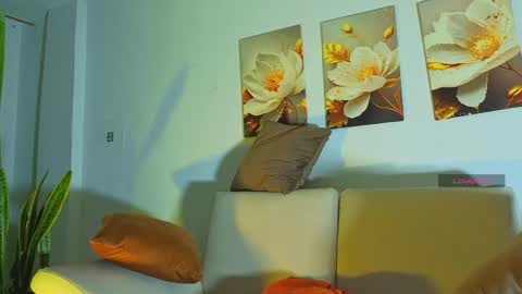 VIOLET  online show from April 17, 2026, 11:46 am