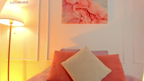 VIOLET MOON online show from April 11, 2026, 11:58 am