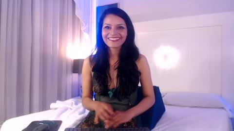 Snapshot of viiolet_smith chatting on June 27, 2026, 3:50 pm Violeth Smith online show from June 27, 2026, 3:50 pm
