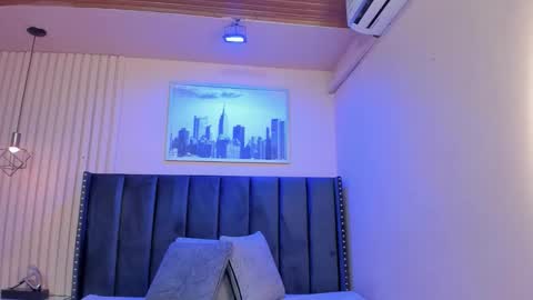 Viiolett online show from October 23, 2025, 7:56 pm