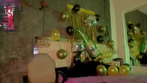 Violet online show from October 3, 2025, 5:10 pm