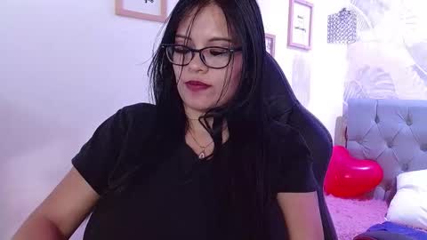 Snapshot of viiolleta chatting on February 15, 2025, 6:23 pm viioleta online show from February 15, 2025, 6:23 pm