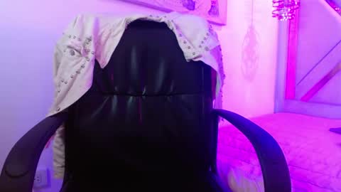 Snapshot of viiolleta chatting on May 25, 2026, 12:22 pm viioleta online show from May 25, 2026, 12:22 pm
