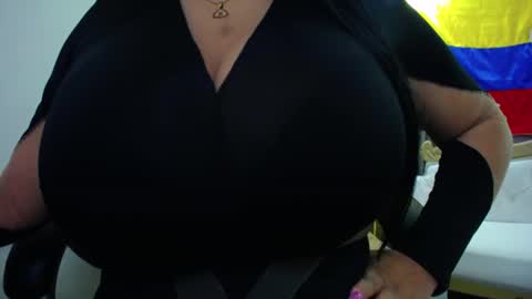 Snapshot of viiolleta chatting on June 29, 2026, 12:27 pm viioleta online show from June 29, 2026, 12:27 pm