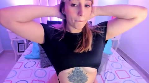 Violet online show from October 3, 2025, 12:35 pm