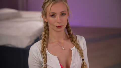 Snapshot of vika54784 chatting on November 7, 2025, 3:39 am vika54784 online show from November 7, 2025, 3:39 am