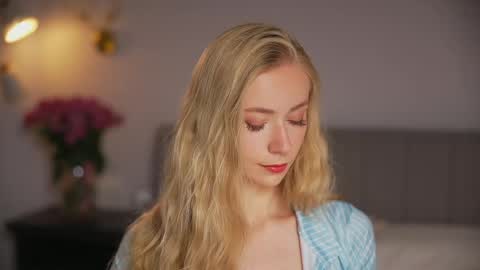 vika54784 online show from May 18, 2026, 4:40 am