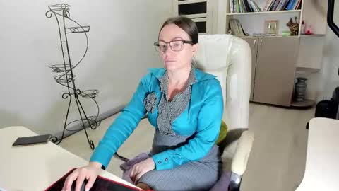 Snapshot of vika7333 chatting on November 14, 2025, 4:22 am Ukrainian-woman online show from November 14, 2025, 4:22 am