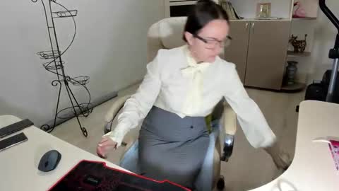 Snapshot of vika7333 chatting on November 15, 2025, 4:10 am Ukrainian-woman online show from November 15, 2025, 4:10 am