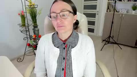 Ukrainian-woman online show from December 4, 2025, 10:46 am