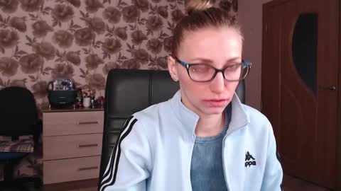 Snapshot of vikaericka chatting on January 17, 2025, 6:57 am Vika online show from January 17, 2025, 6:57 am