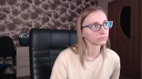 Snapshot of vikaericka chatting on January 18, 2025, 2:47 am Vika online show from January 18, 2025, 2:47 am